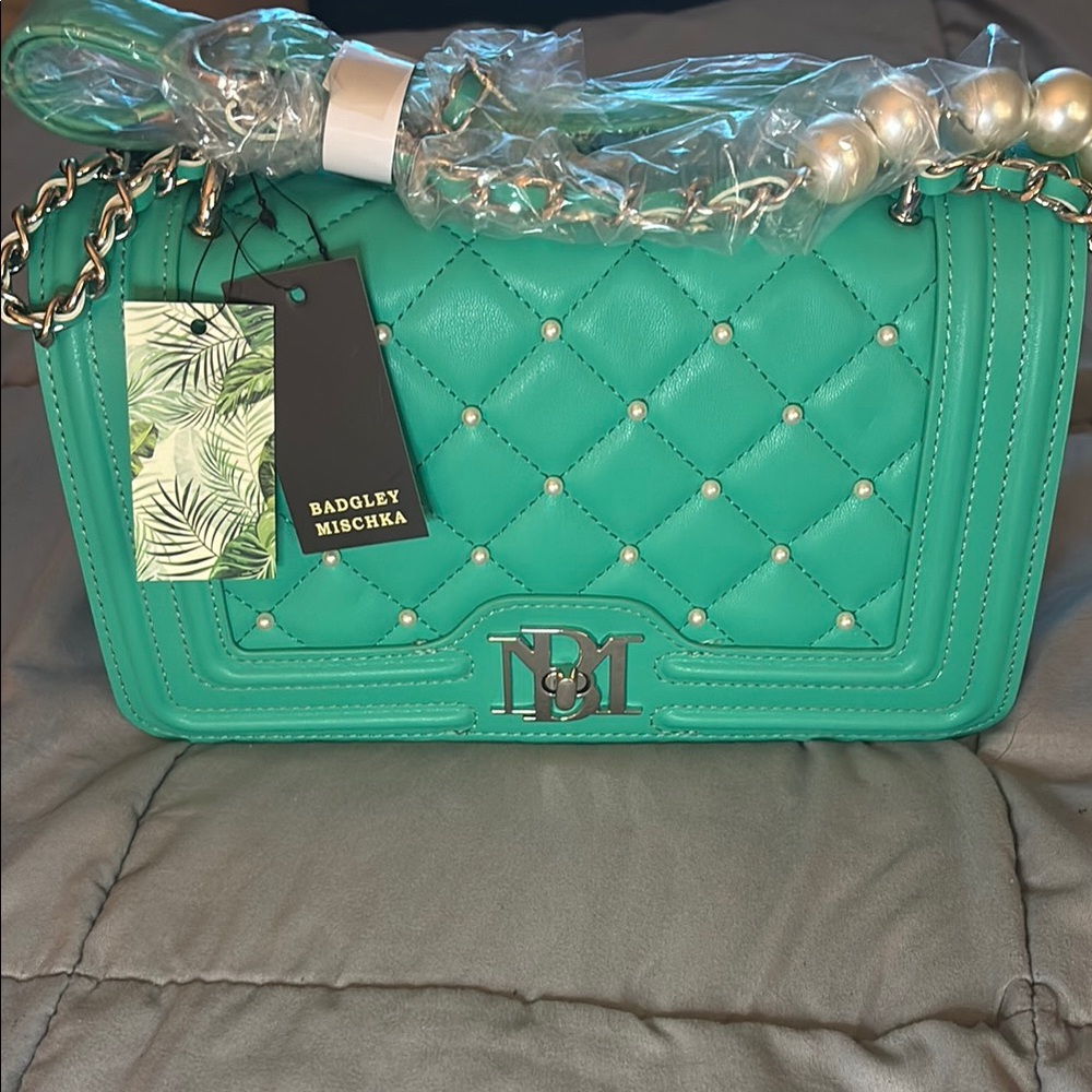 Badgley Mischka Green Quilted Shoulder Bag